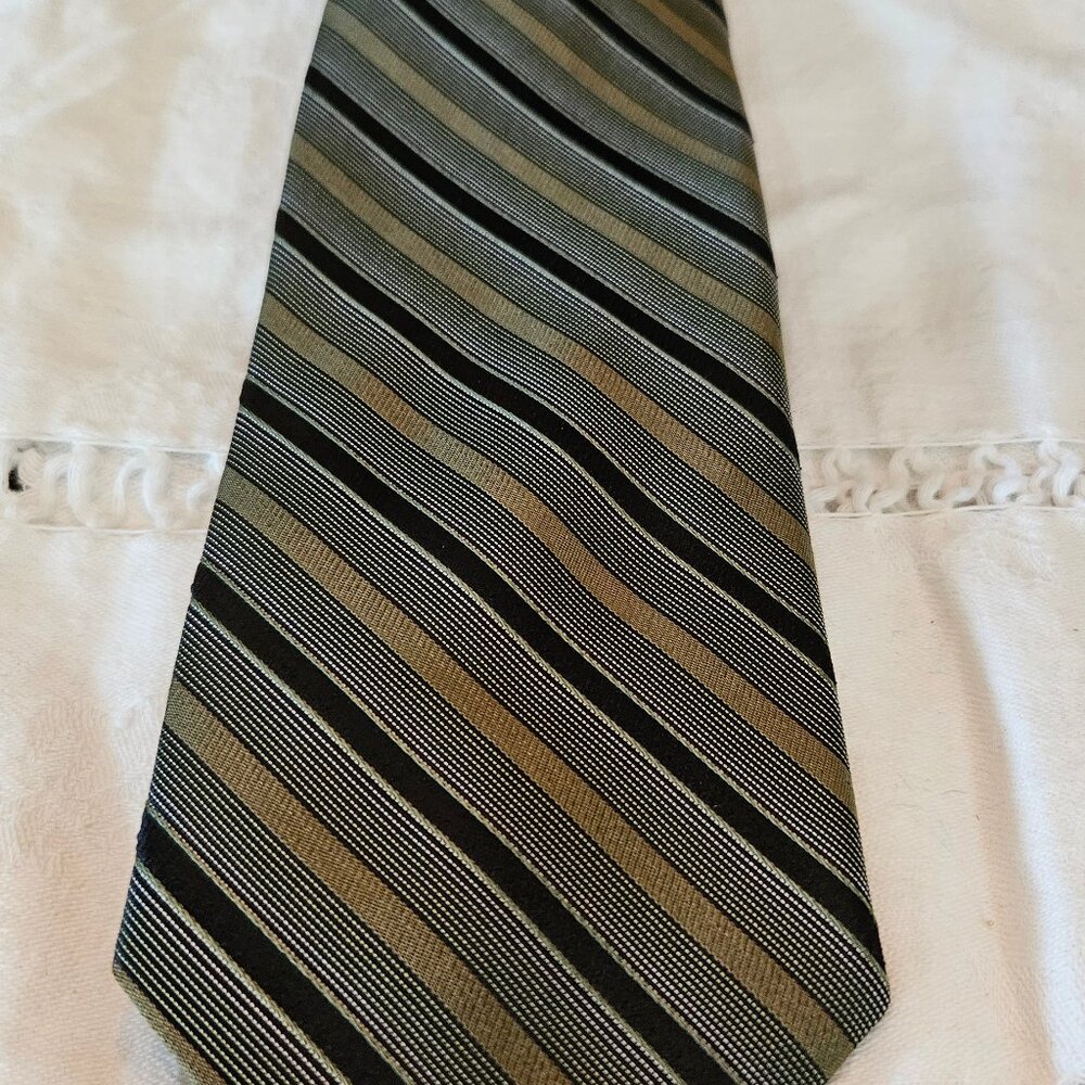 J. Farrar neck tie